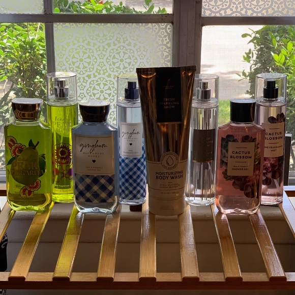 B&BW LOT Closet Clean Out - Picture 4 of 5